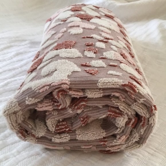 Windstream Bath Towel